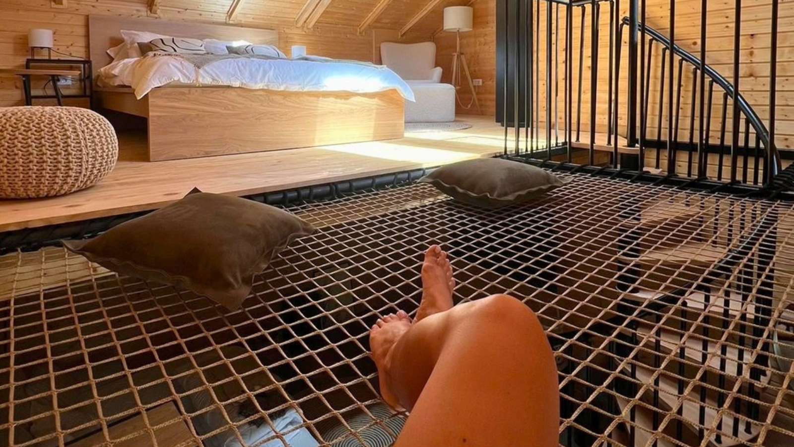 Plasă tip hamac montată la interior